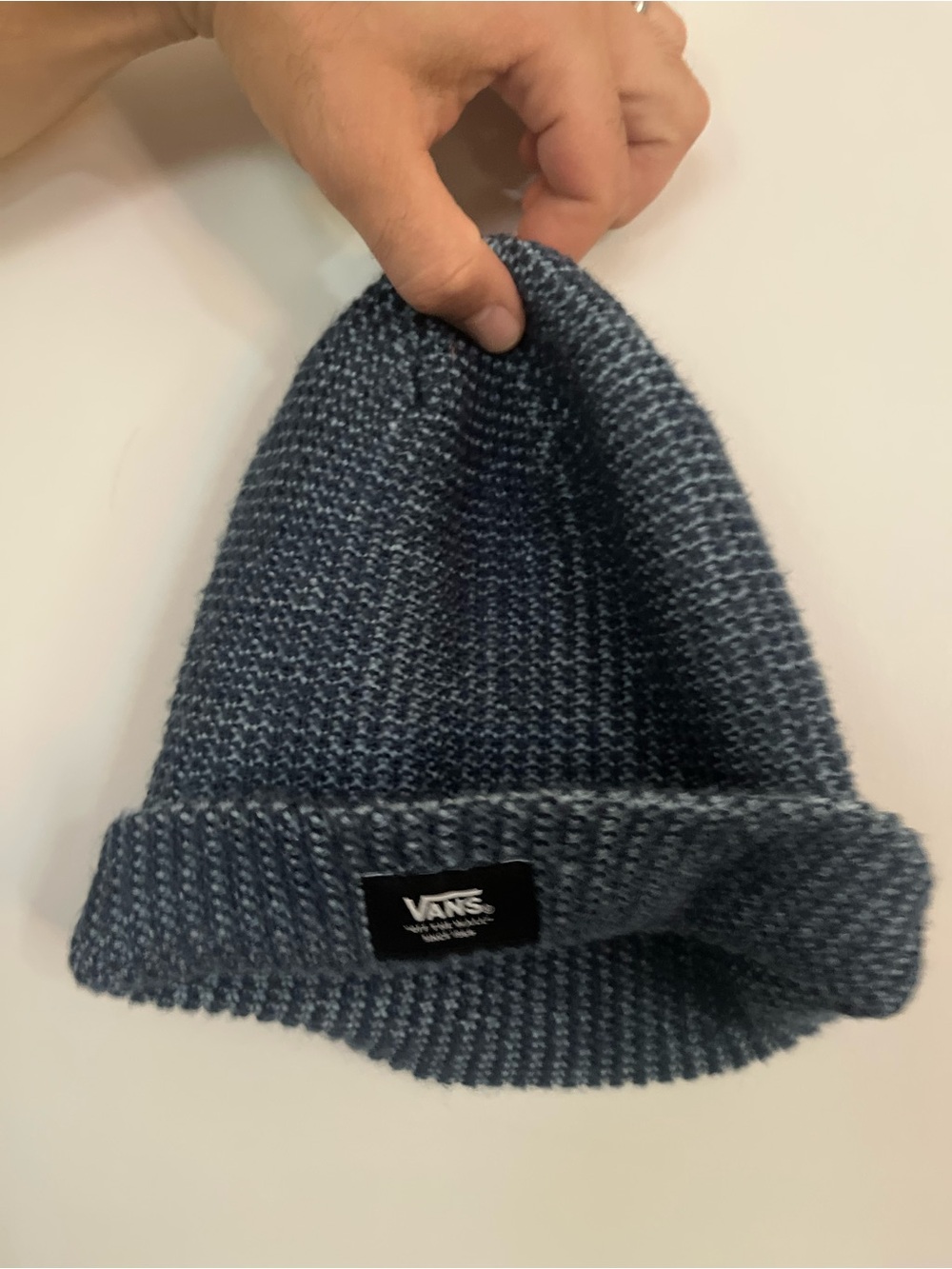 Vans women’s Heather Navy Knit Beanie